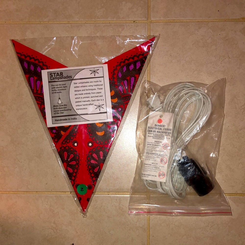 NWOT Red star lamp